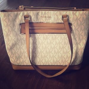 Great condition MK tote❤️